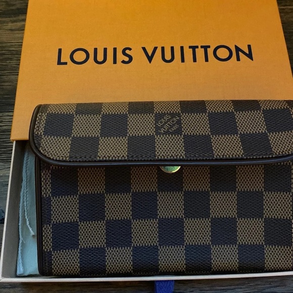 Authentic Louis Vuitton Florentine Fanny pack. - Picture 2 of 6